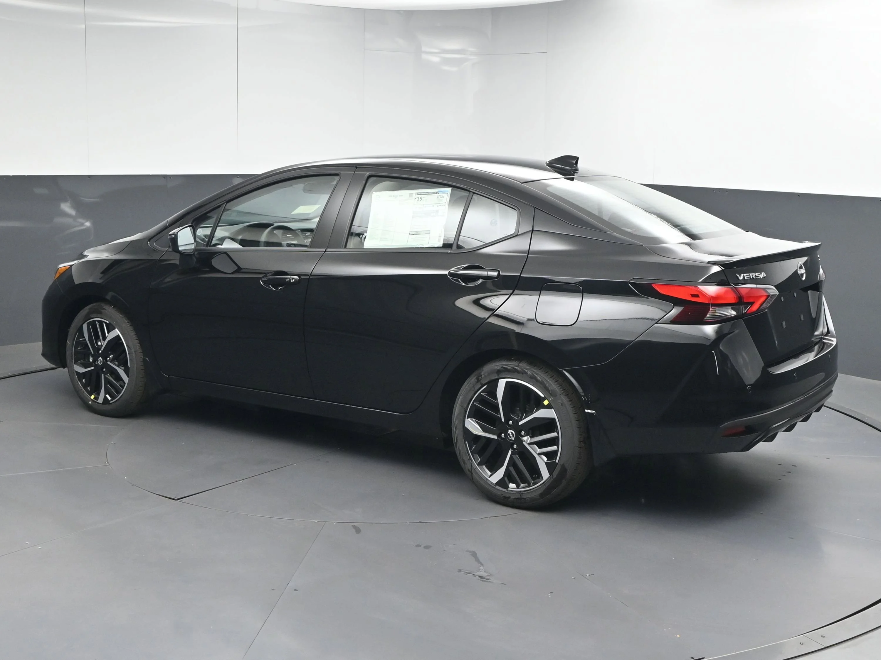 Used 2025 Super Black Nissan SR image 5