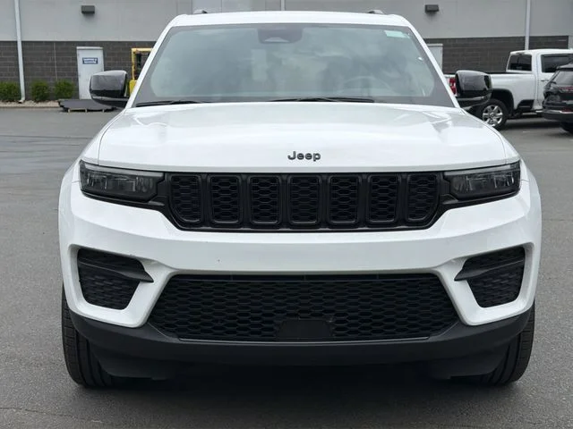 Used 2023 White/off-white Jeep Altitude X image 16