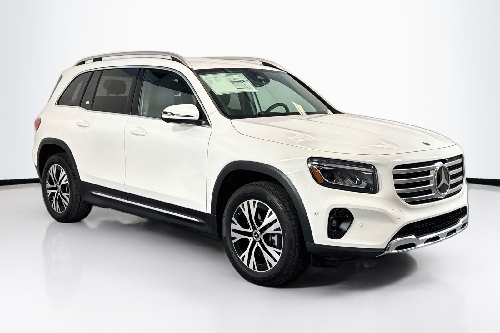 New 2026 Polar White Mercedes-Benz GLB 250 image 3