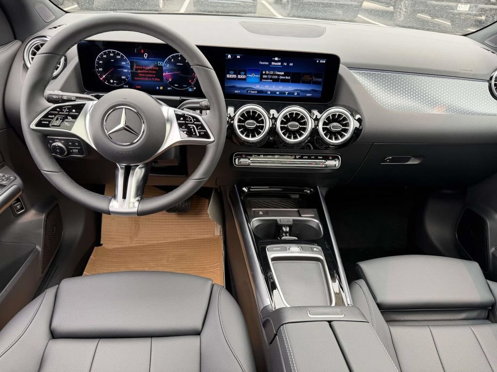 New 2026 Polar White Mercedes-Benz GLA 250 image 4