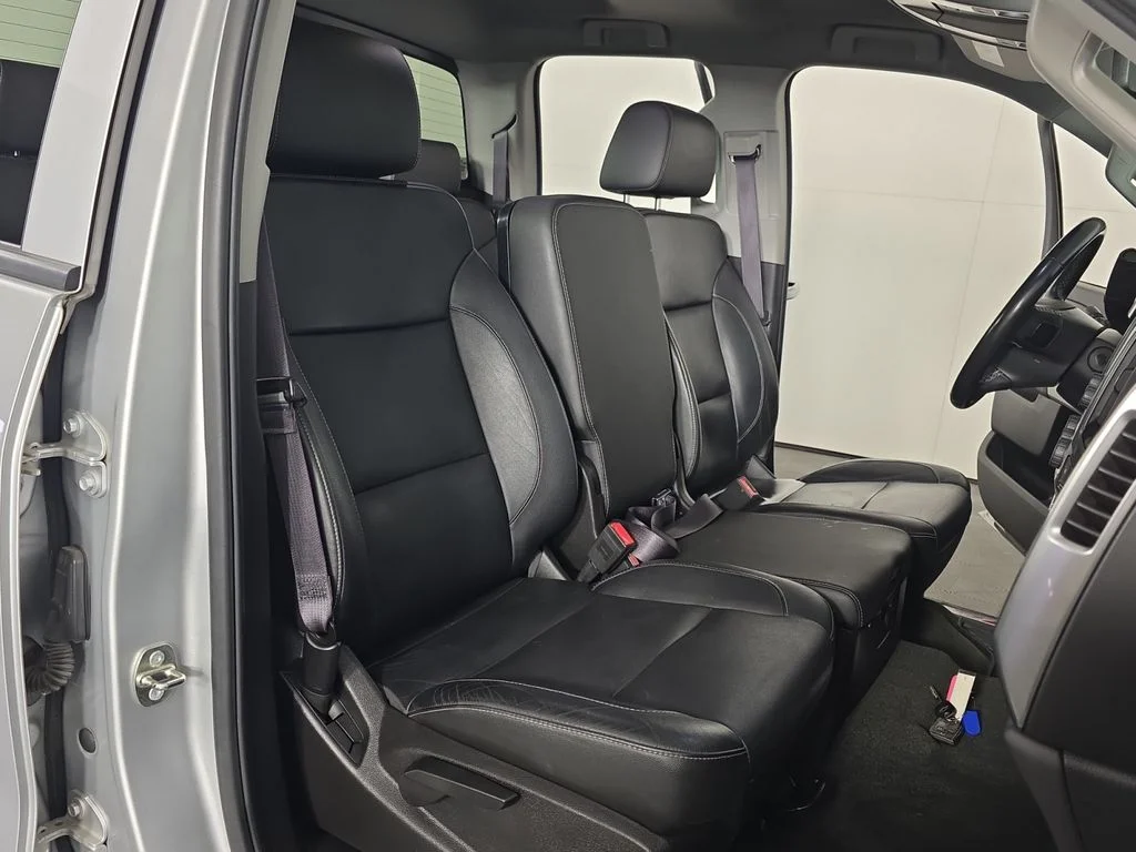 Used 2016 Silver Ice Metallic Chevrolet LT image 31