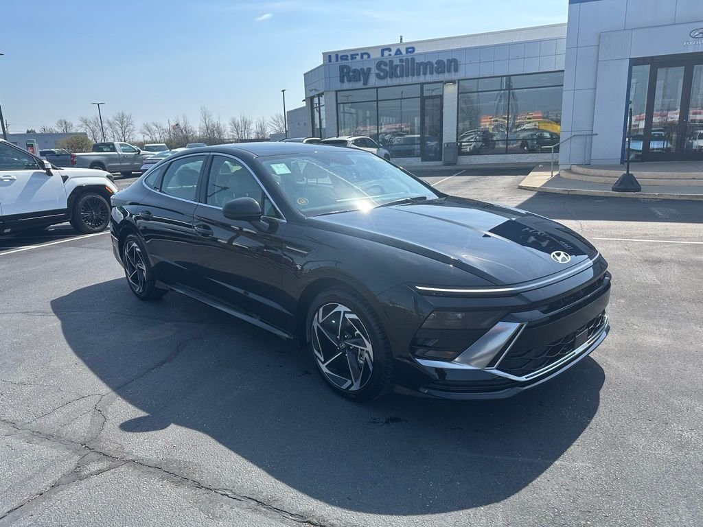 New 2026 Black Hyundai SEL Sport image 2