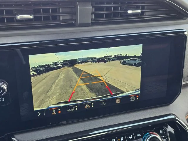 Used 2025 White GMC AT4 image 32