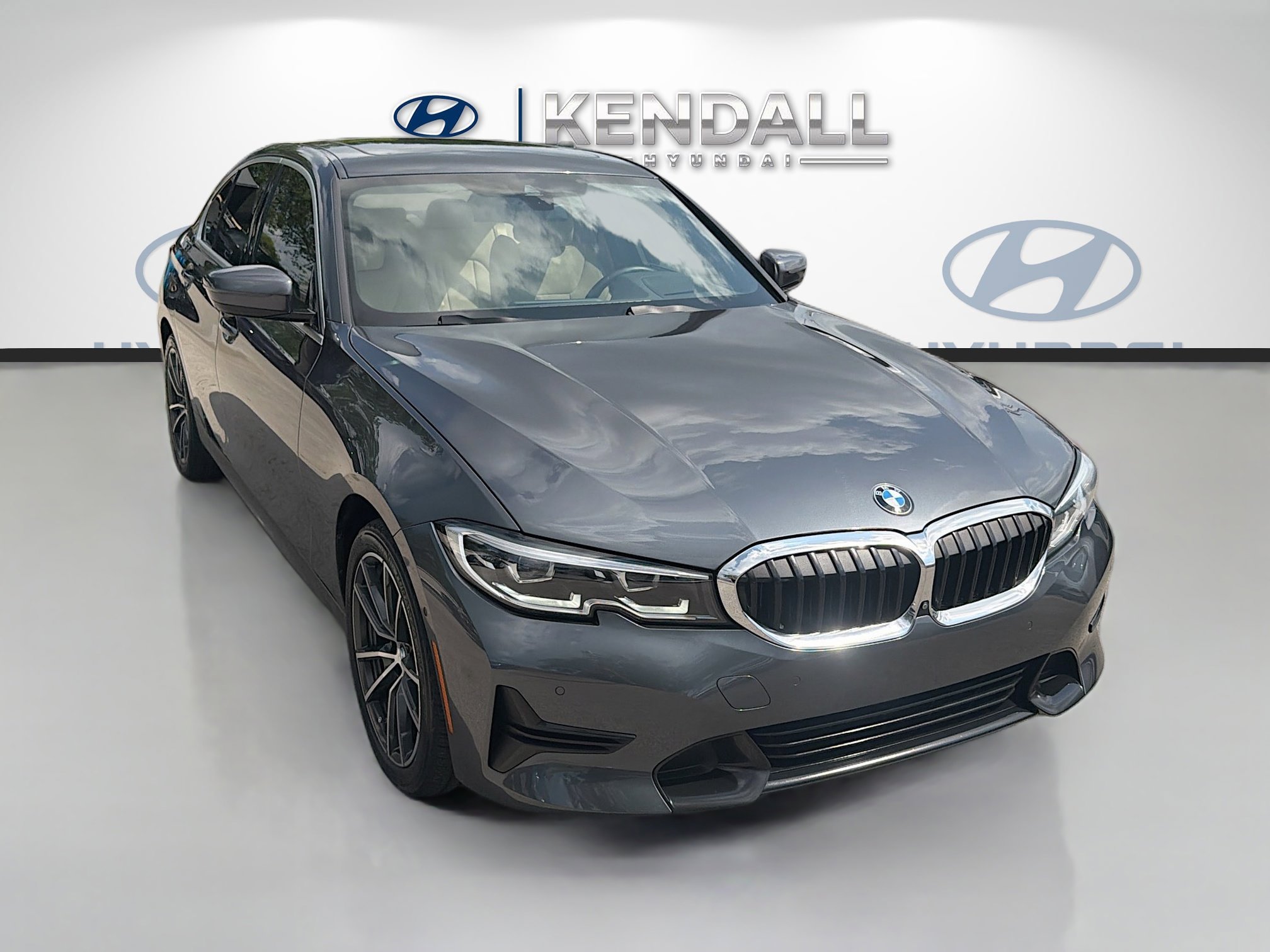 2021 BMW 3 Series 330e xDrive Sedan's photo