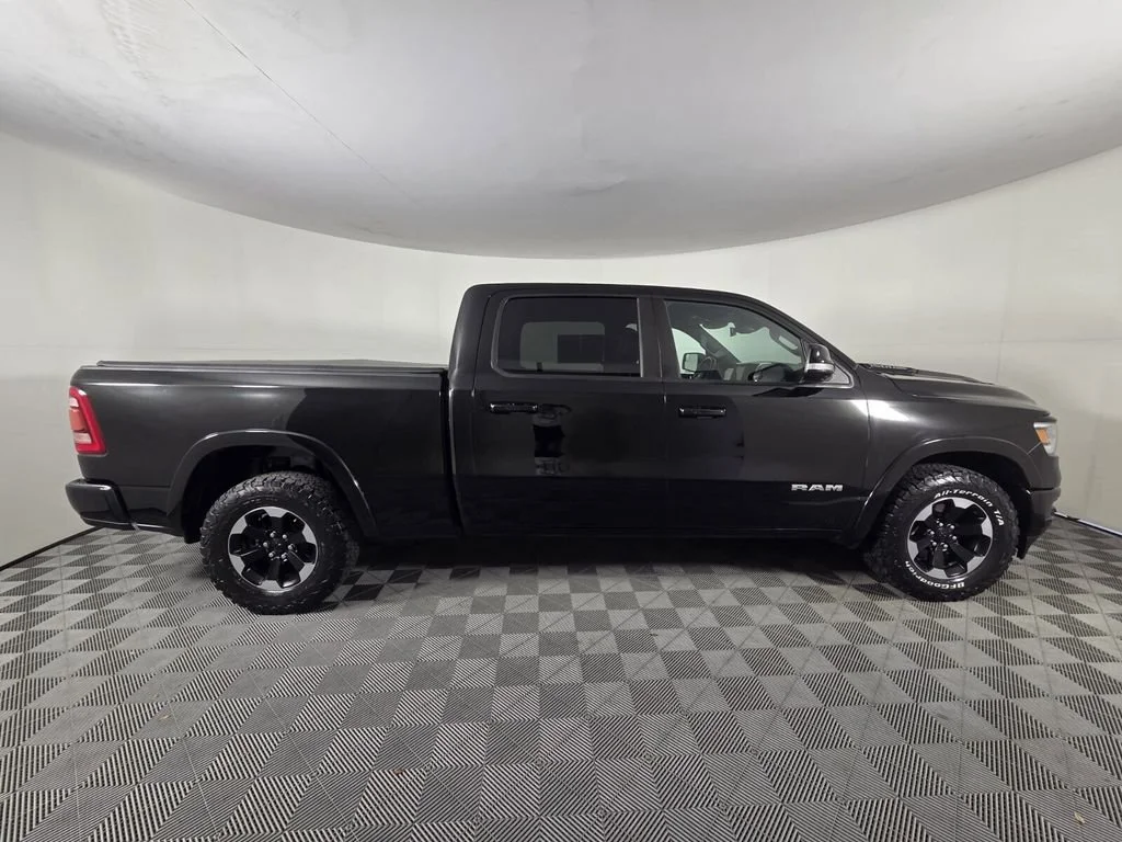 Used 2021 Diamond Black Crystal Pearlcoat Ram Laramie image 4