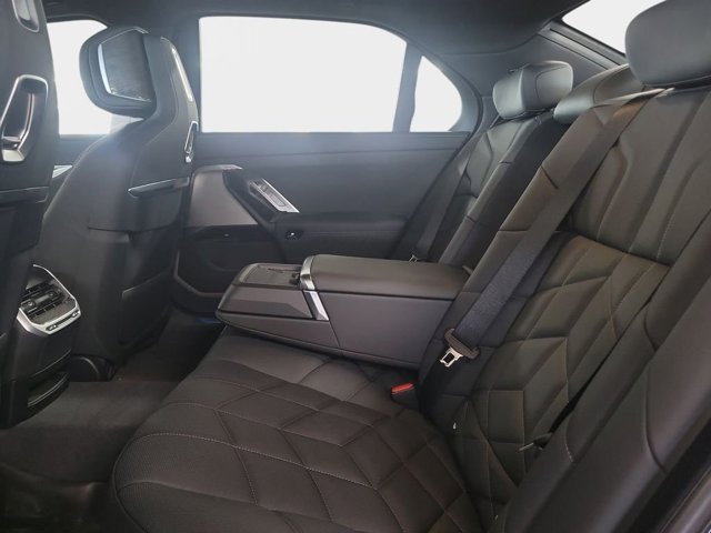 New 2026 Black Sapphire Metallic BMW 7 Series image 8