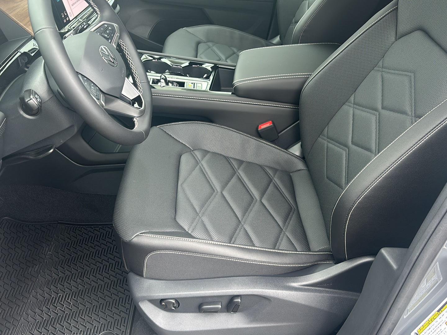 New 2026 Pure Gray Volkswagen 2.0T SE w/Technology image 10