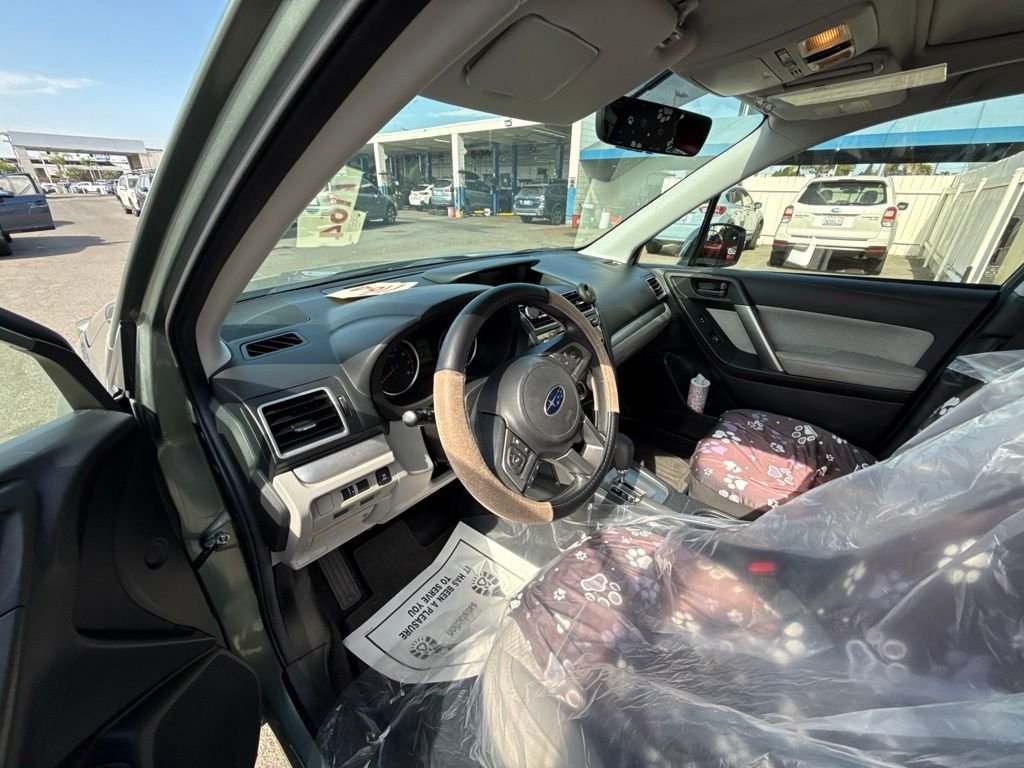 Used 2018 Green Subaru 2.5i Premium image 2