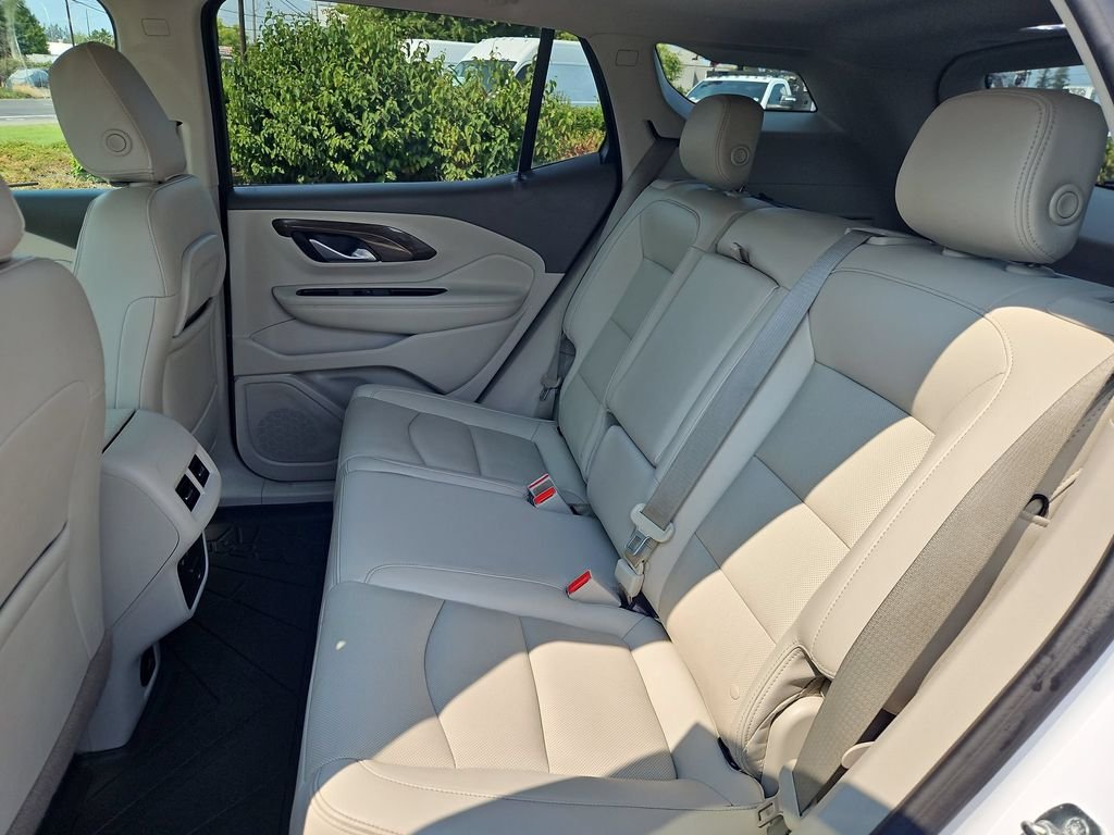 Used 2020 White Frost Tricoat GMC Denali image 23