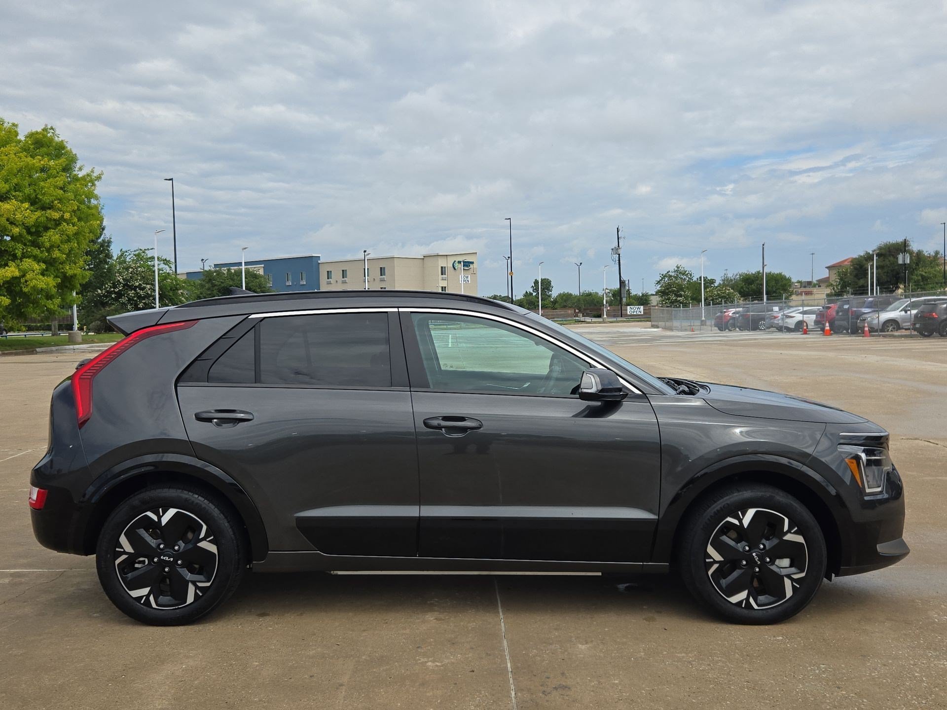 Used 2024 Kia Niro Wind with VIN KNDCR3L13R5114566 for sale in Manvel, TX
