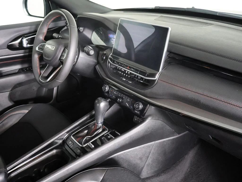 Used 2023 White Jeep Trailhawk image 25