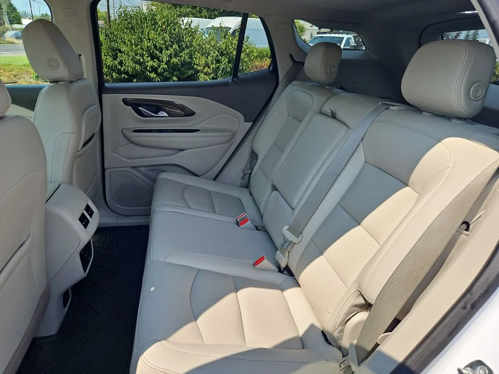 Used 2020 White Frost Tricoat GMC Denali image 23