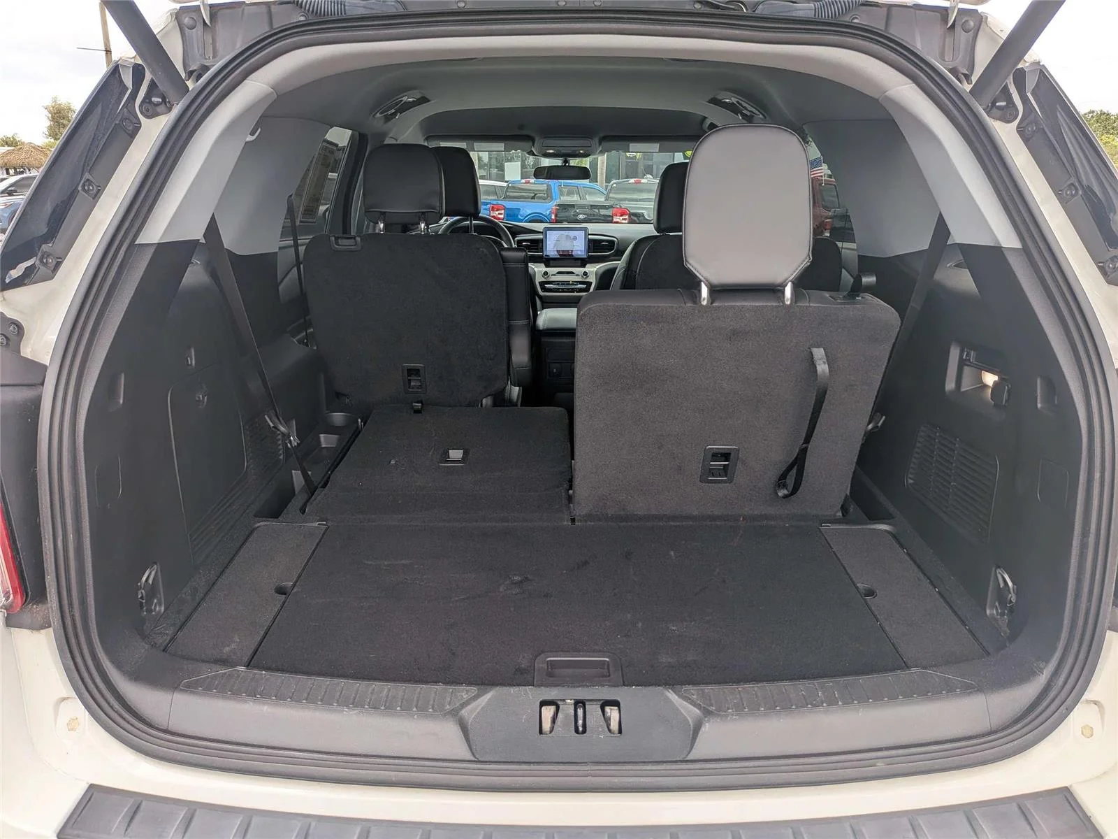 Used 2023  Ford XLT image 12