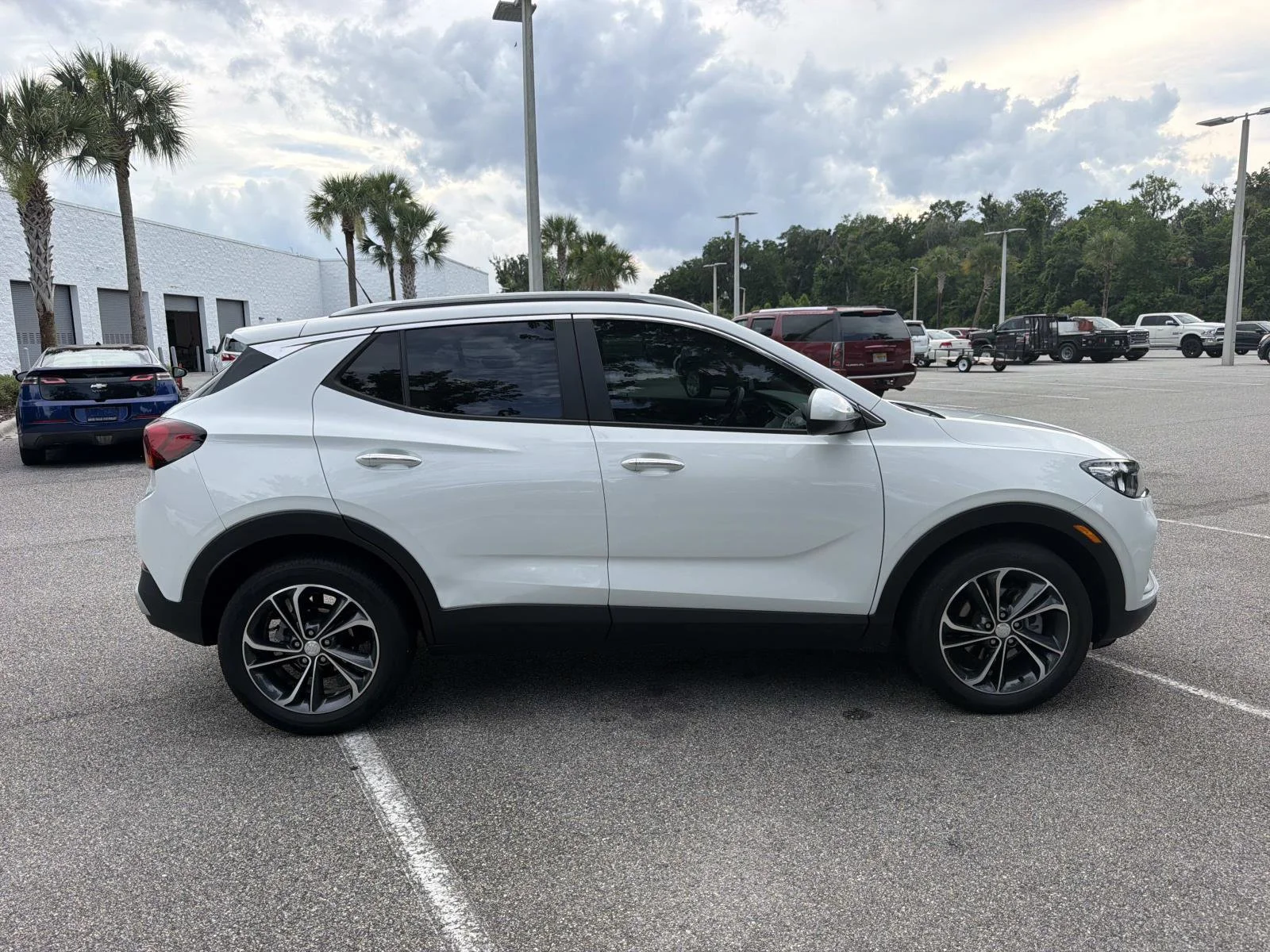 2023 Buick Encore GX Select's photo