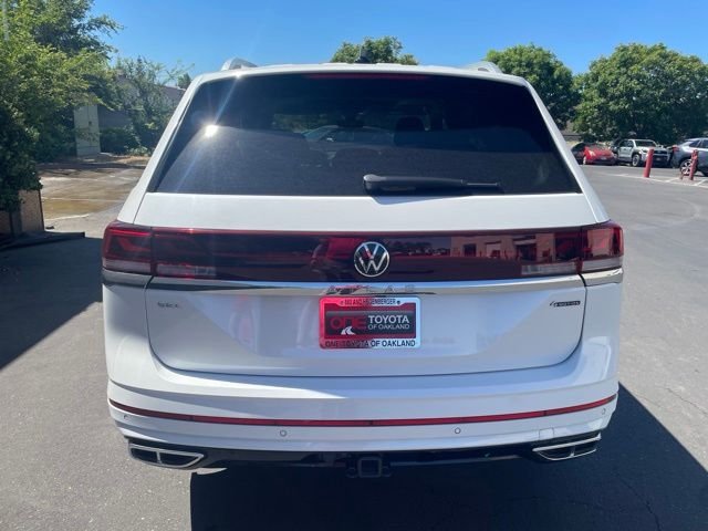 Used 2024 White Volkswagen 2.0T SEL Premium R-Line image 4