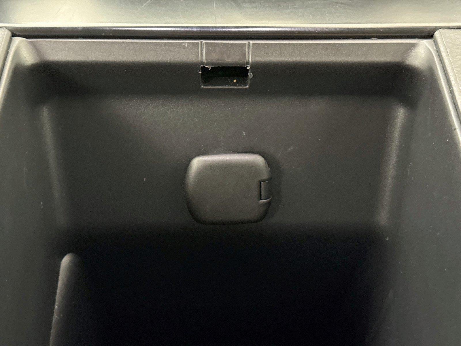 Used 2025 Ice Cap Toyota LE image 34