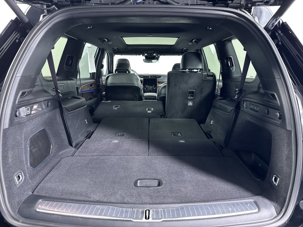 Used 2023 Diamond Black Crystal Pearlcoat Jeep Summit image 9