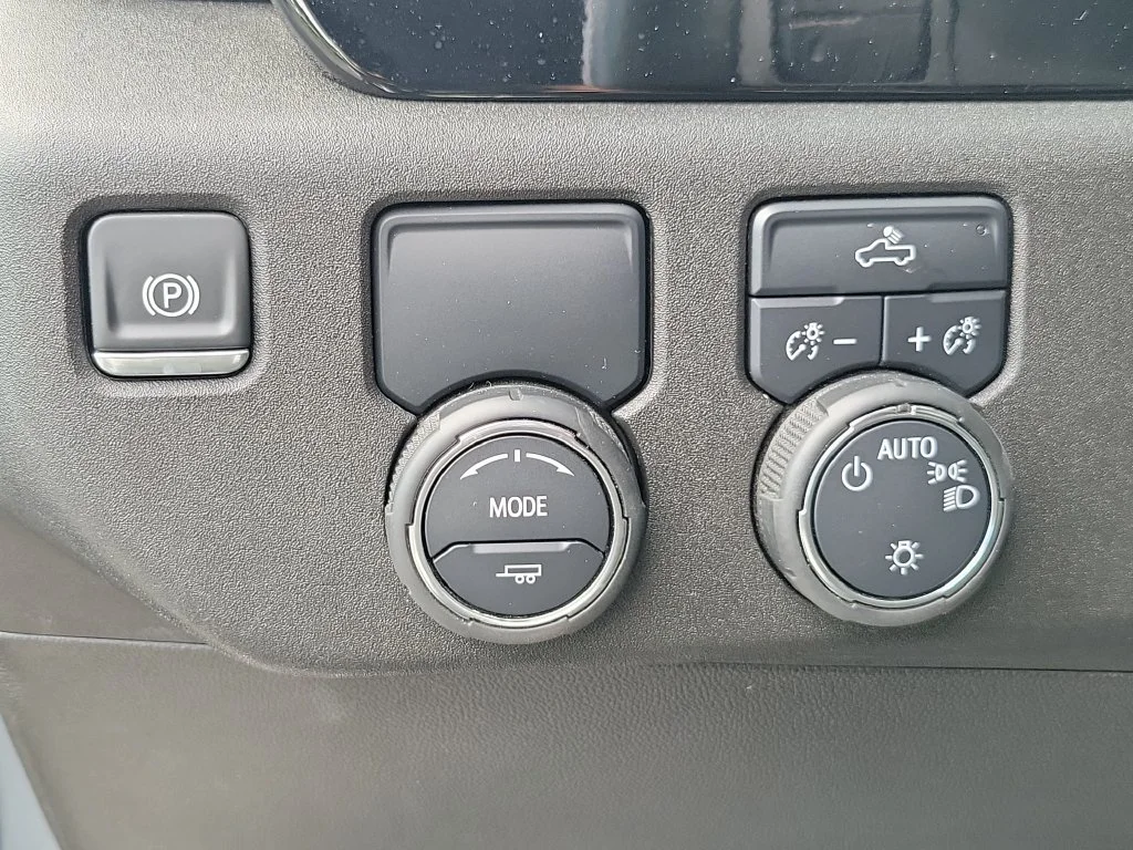 Used 2025 Gray Chevrolet LT image 30