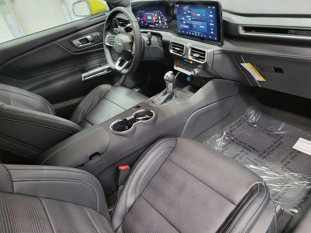 2025 Ford Mustang GT Premium Convertible - Photo 18