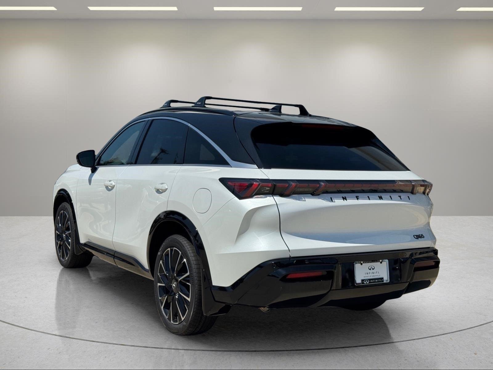 New 2027 2T RAD WHT INFINITI Autograph AWD image 3