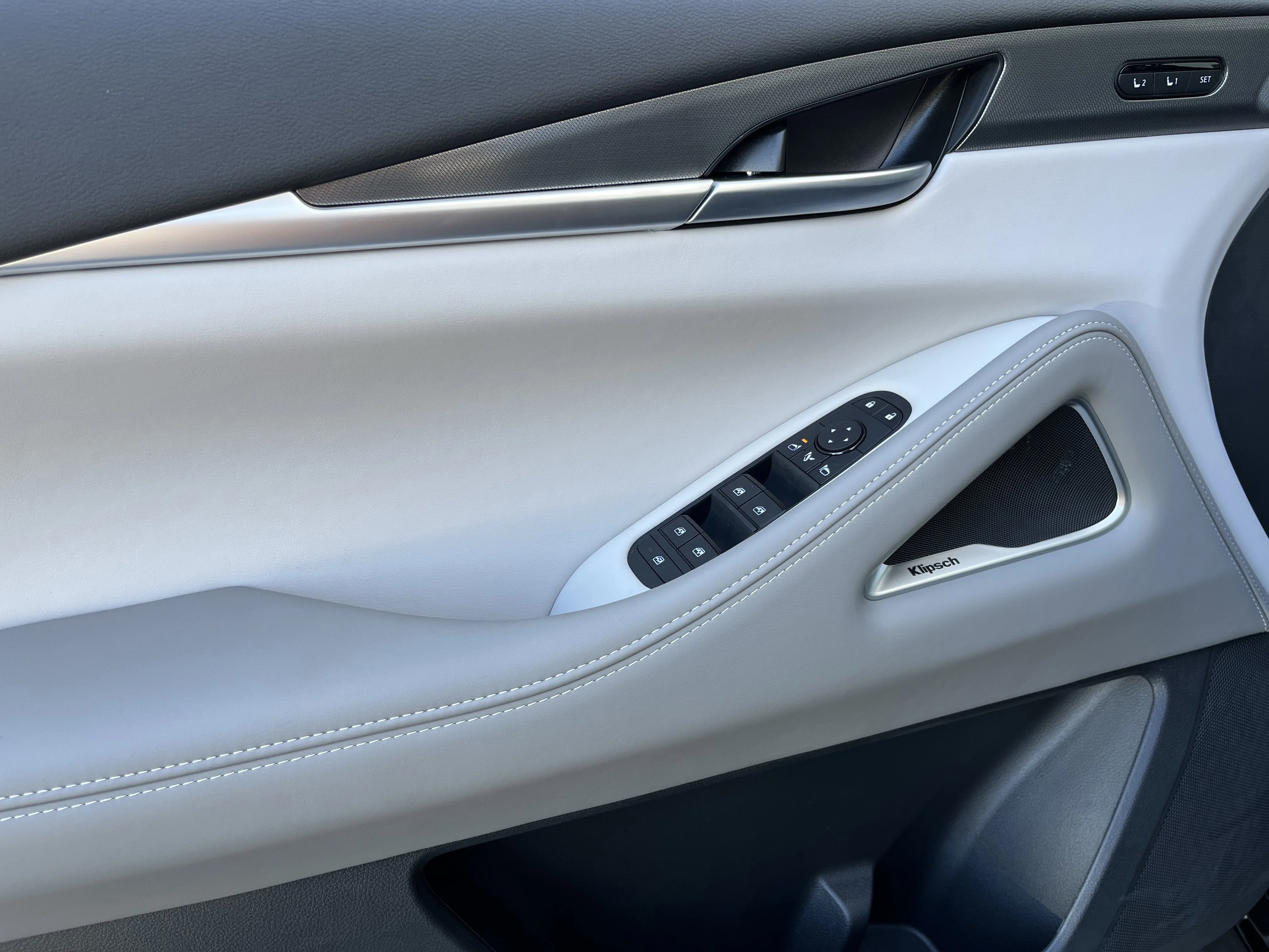 New 2027 Mineral Black INFINITI LUXE image 11