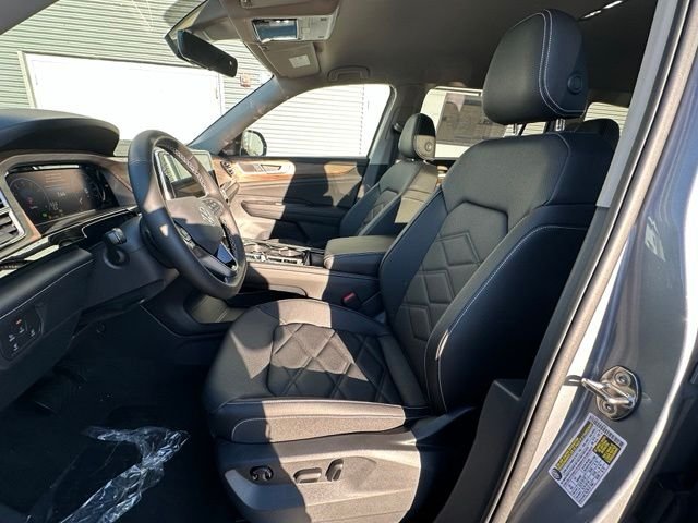 New 2026 Silver Mist Metallic Volkswagen 2.0T SE w/Technology image 25