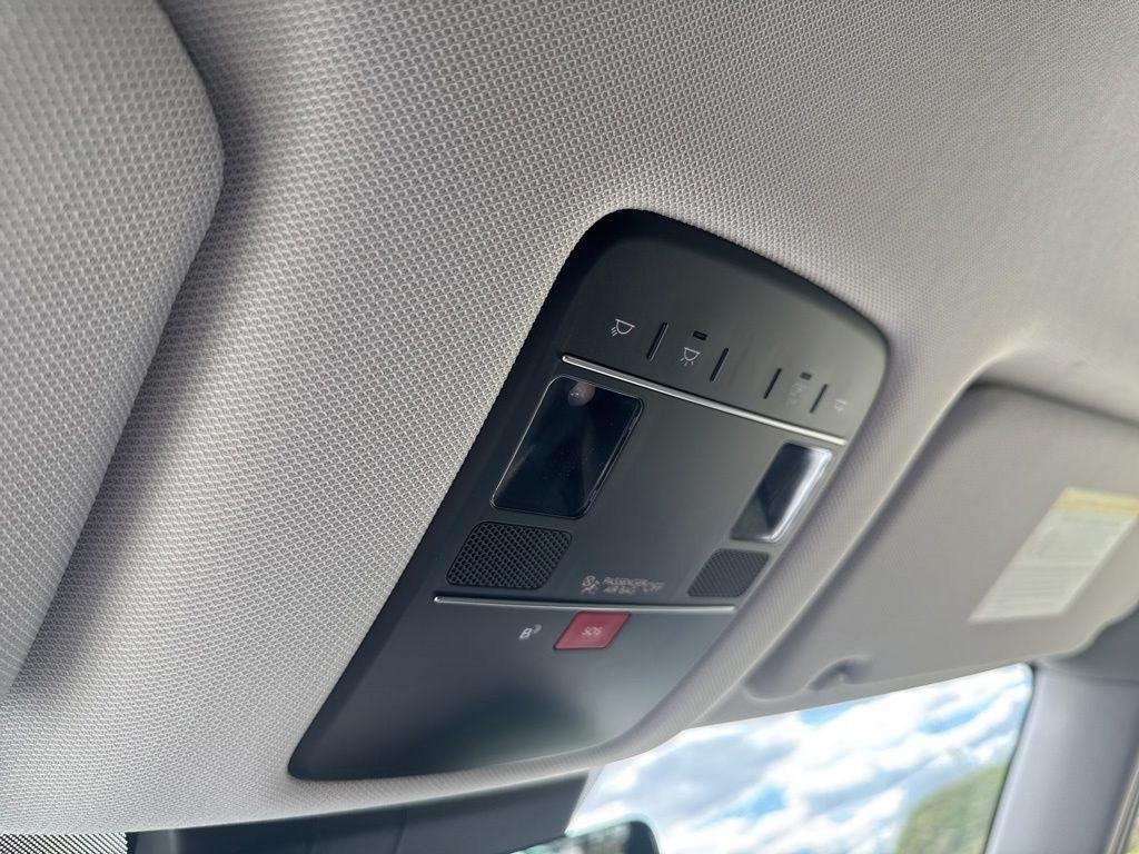 New 2026 Black Hyundai SEL Premium 8P image 19