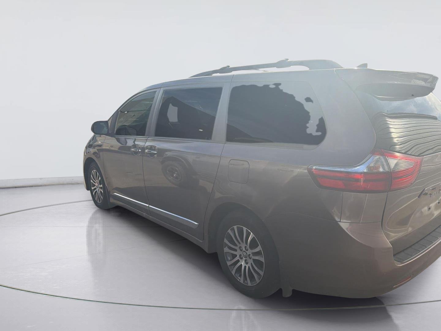 Used 2020 Toasted Walnut Pearl Toyota XLE Premium 8-Passenger image 3