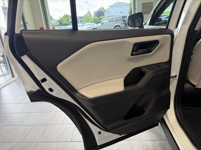 Certified Used 2026 WIND CHILL PEARL* Toyota  image 29