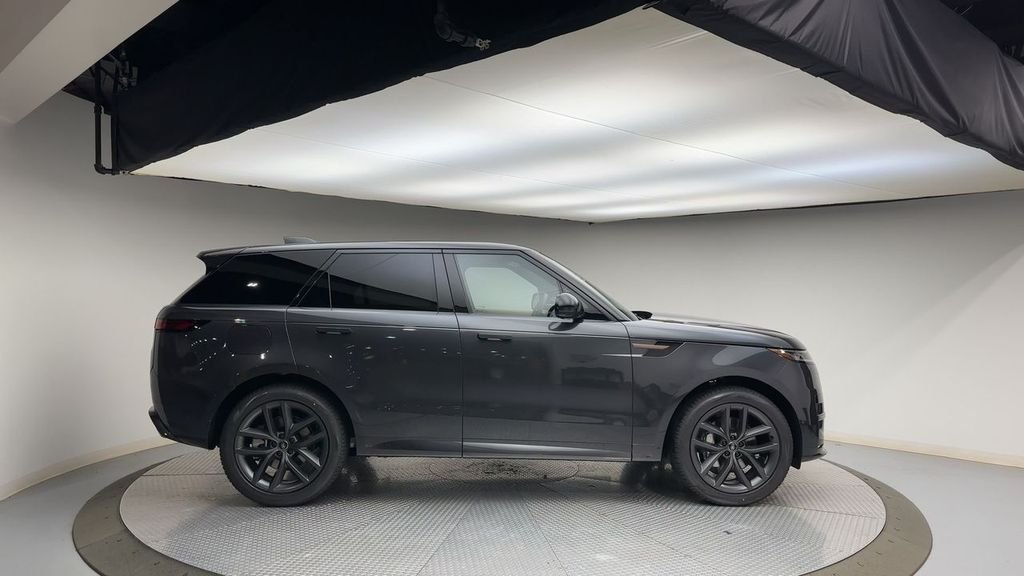 Certified Used 2025 Carpathian Gray Premium Metallic Land Rover Dynamic SE image 9