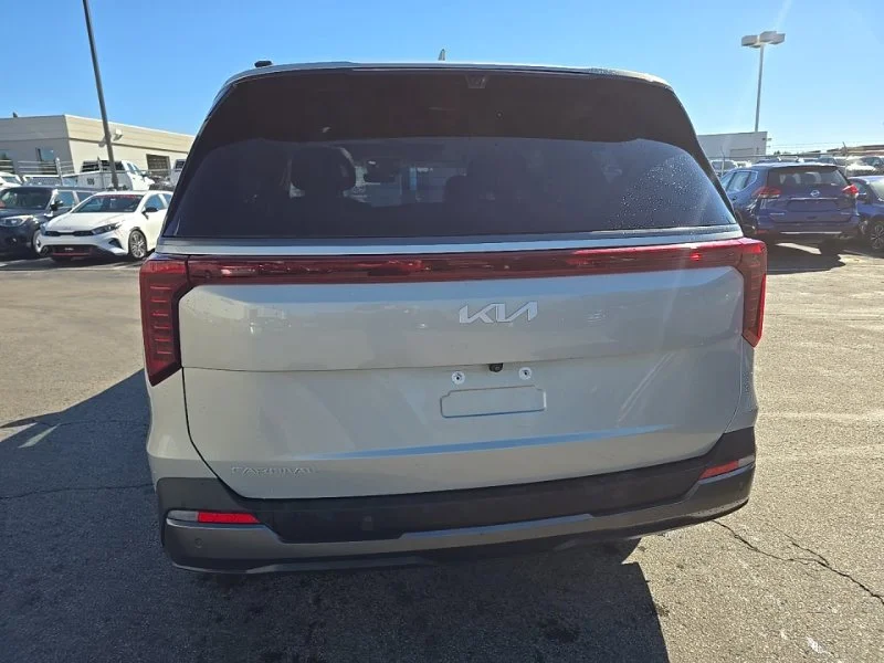 Used 2025 White Kia SX Prestige image 6