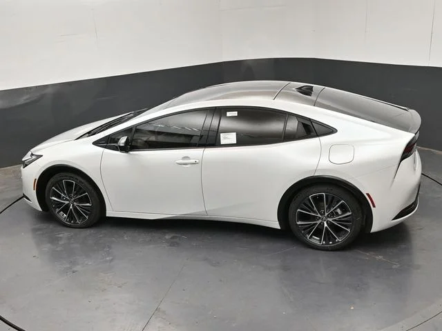 New 2026 Wind Chill Pearl <sup>1</sup> Toyota  XLE image 28