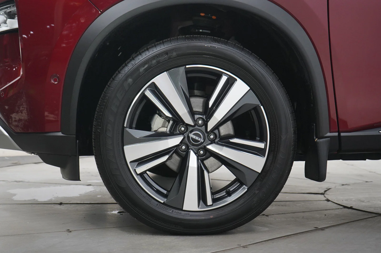 Used 2023 Scarlet Ember Tintcoat Nissan Platinum image 32