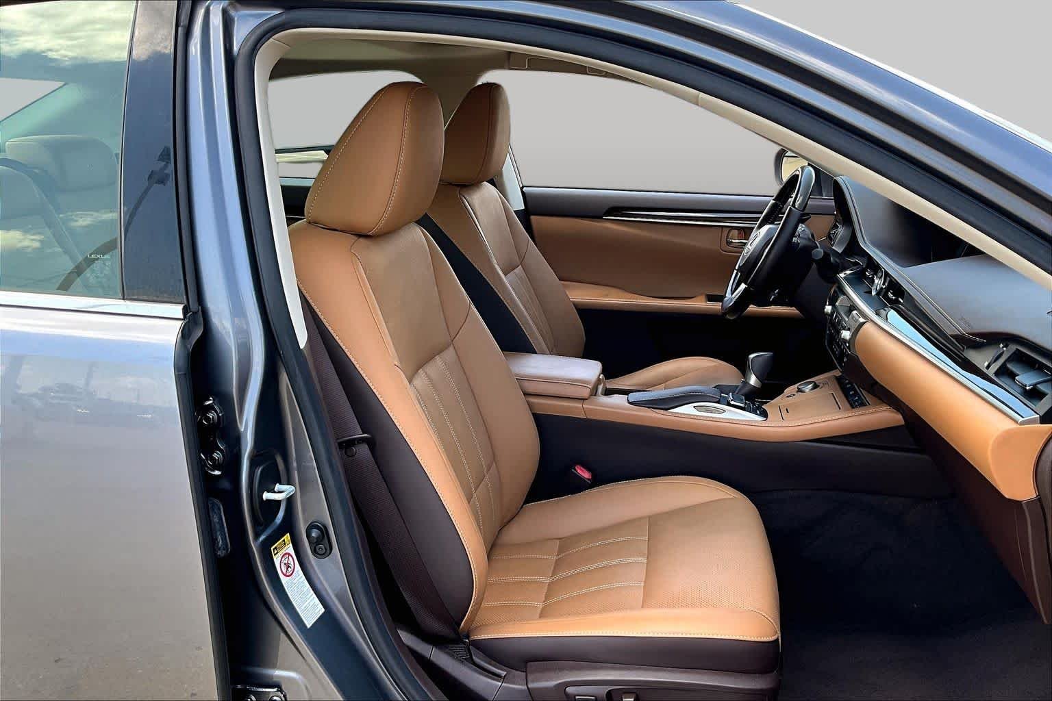 Used 2016 Nebula Gray Pearl Lexus  image 9