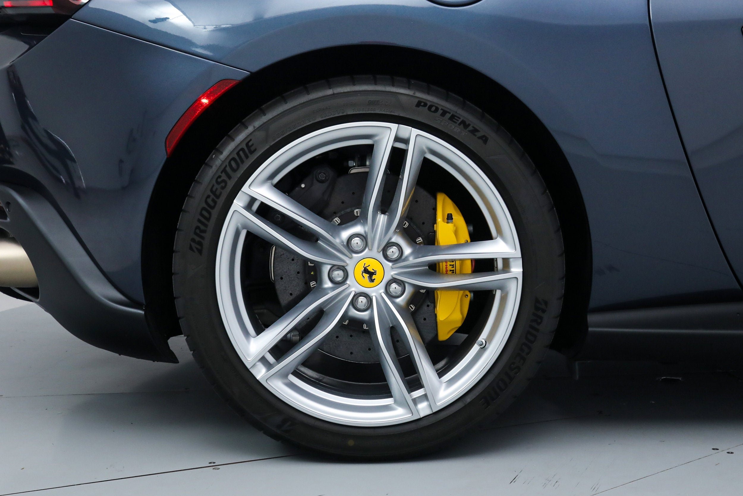 Certified Used 2025 Blu Roma Ferrari  image 41
