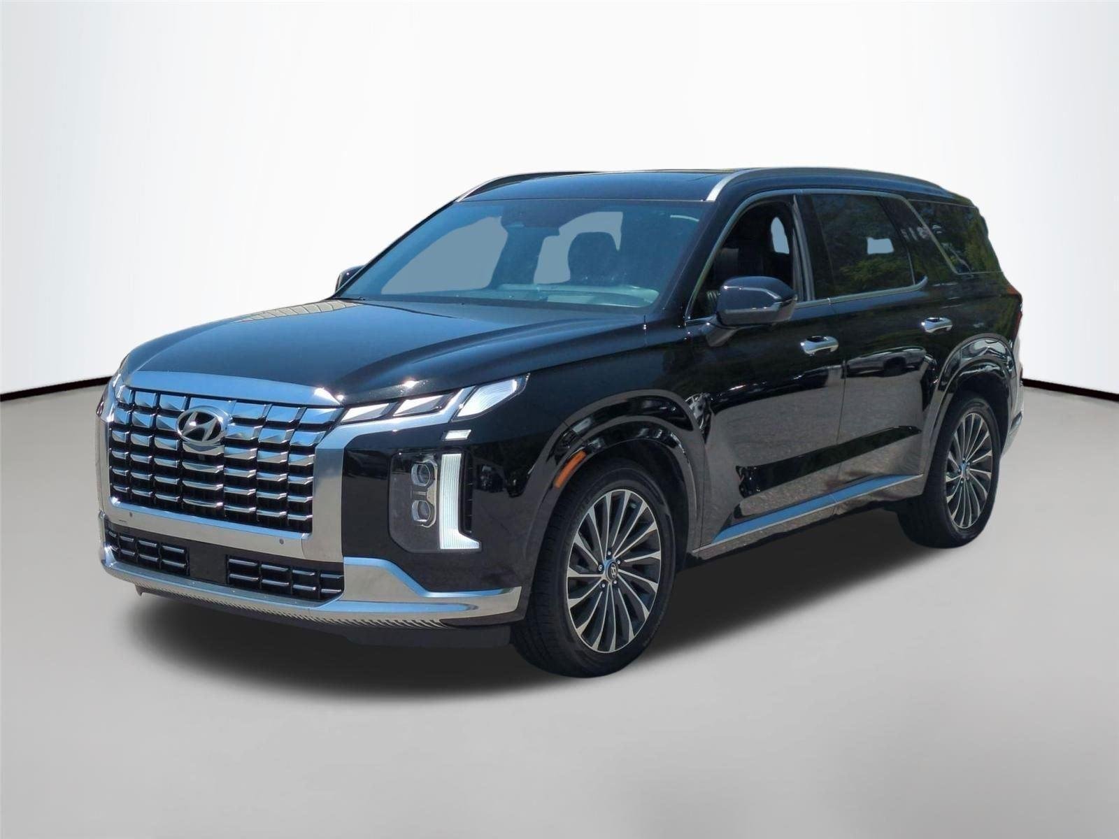 Used 2023 Abyss Black Pearl Hyundai Calligraphy image 1