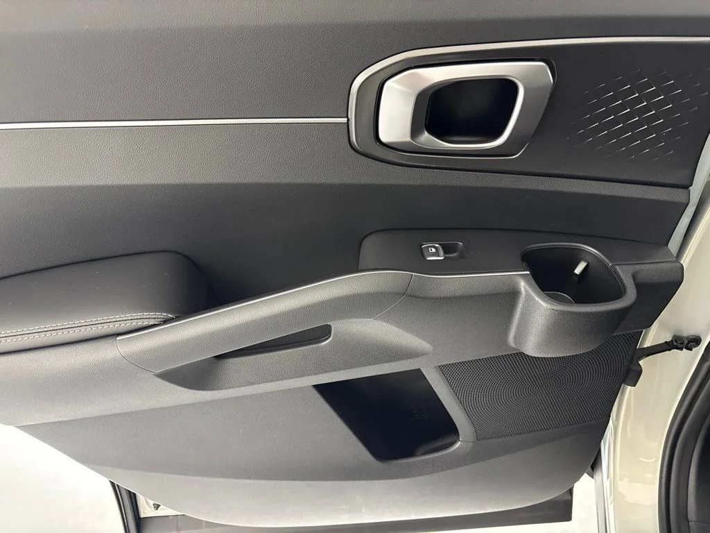New 2026 Ivory Silver Kia LX image 22