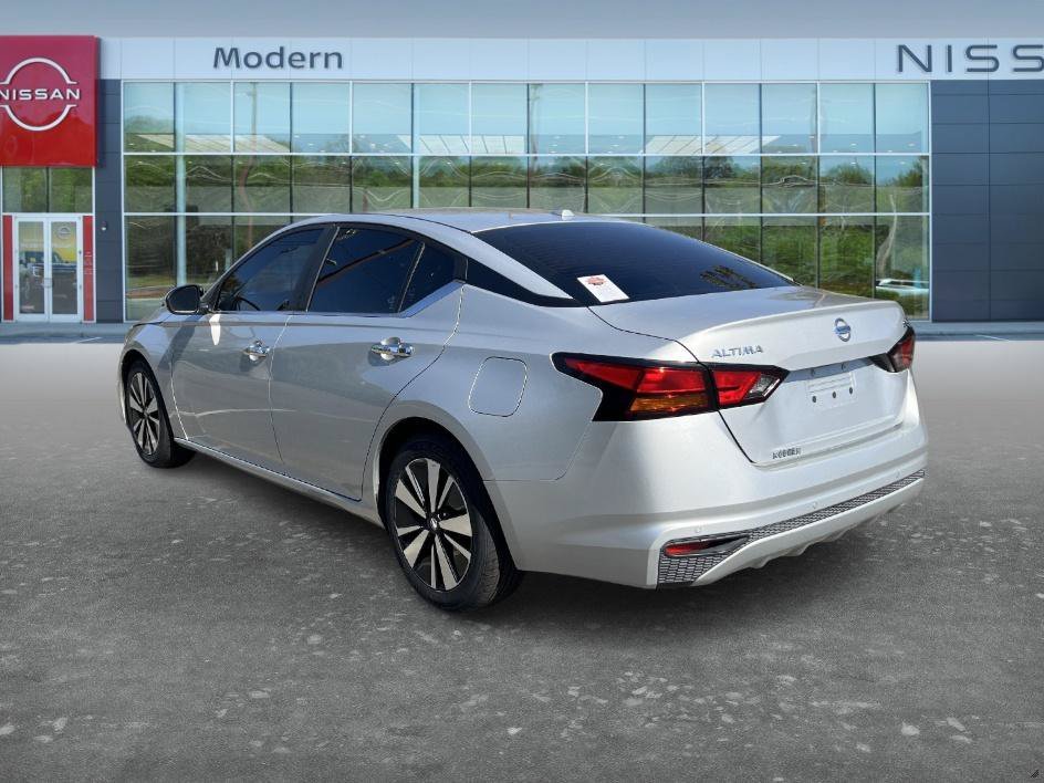 Used 2021 Brilliant Silver Metallic Nissan 2.5 SV image 10