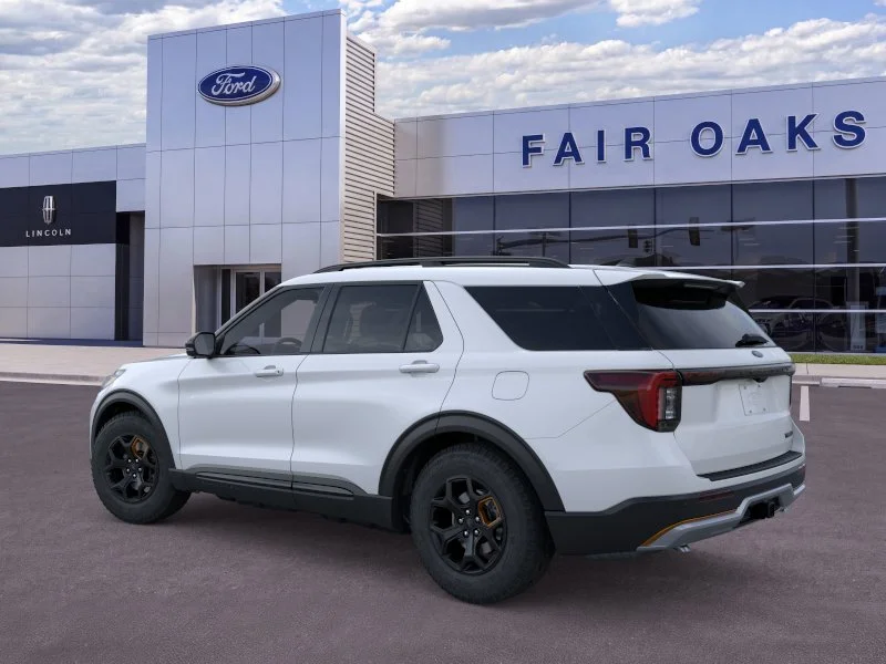 New 2026 Space White Metallic Ford Tremor image 27