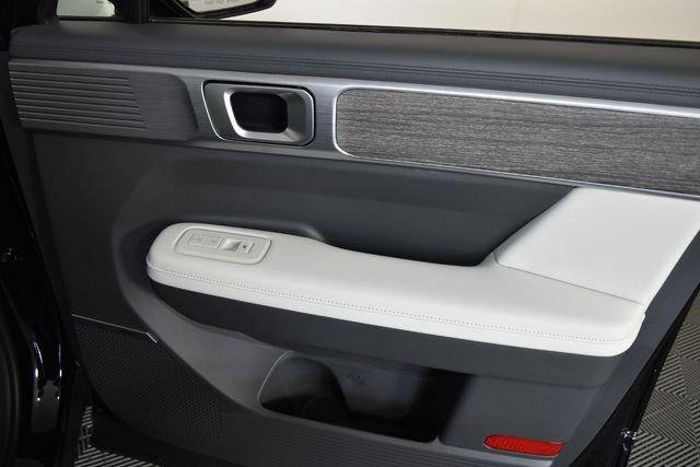 New 2027 Black Hyundai Limited AWD image 90
