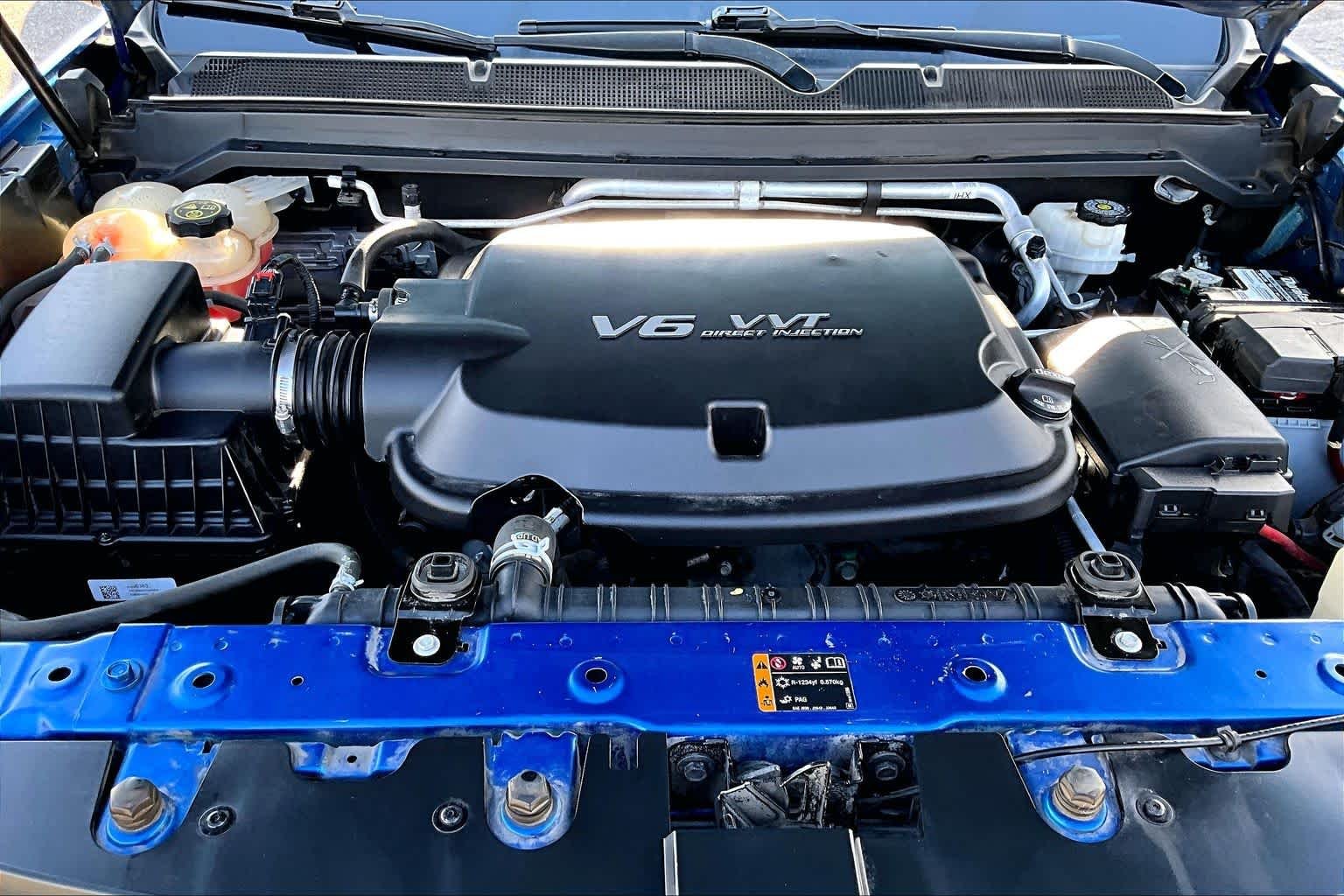 Used 2018 Kinetic Blue Chevrolet 2WD LT image 34