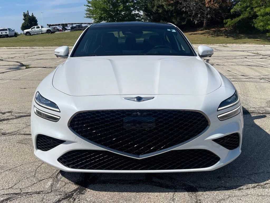 Used 2022 Uyuni White Genesis 3.3T image 8