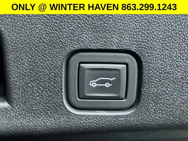 Used 2025 Beige Chevrolet High Country image 27