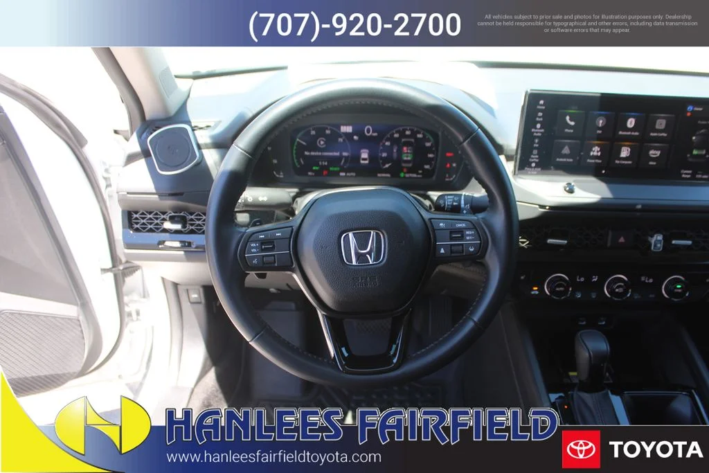 Used 2025 White Honda EX-L image 17