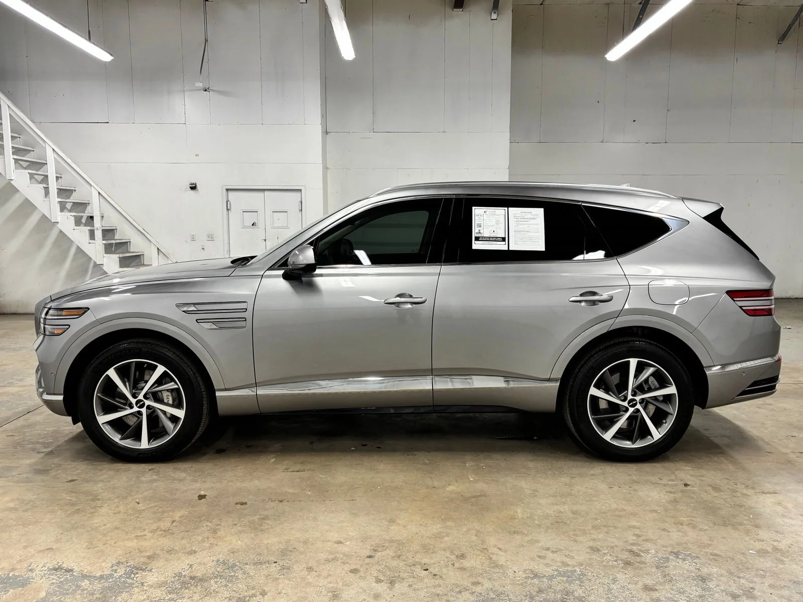 Used 2025 Silver Genesis 3.5T Advanced image 4
