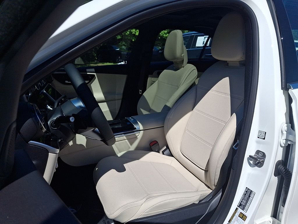 New 2026 Polar White Mercedes-Benz C 300 image 10