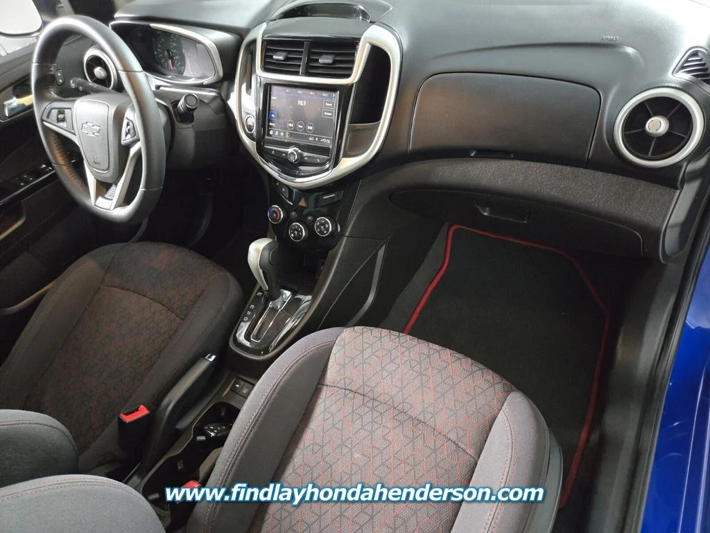 Used 2020 Blue Metallic Chevrolet LT image 21