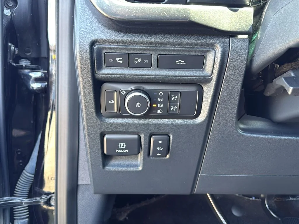 Used 2021 Agate Black Metallic Ford XLT image 13