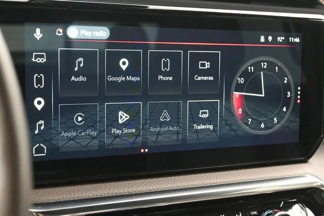 Used 2025 White Frost Tricoat GMC Denali image 16