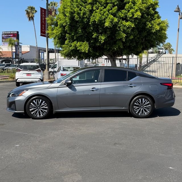 Used 2023 Gray Nissan 2.5 SV image 4